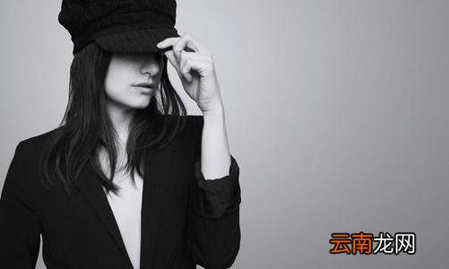 黑色毛衣粘毛要怎么办