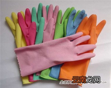 清除衣服上毛屑的简单方法