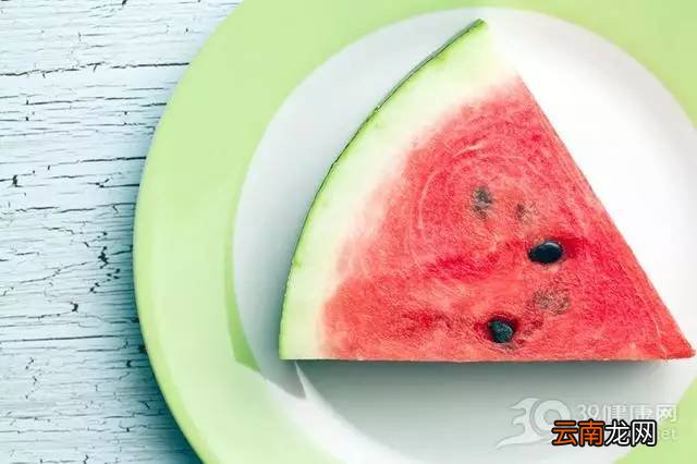 吃西瓜的季节要注意什么饮食禁忌？
