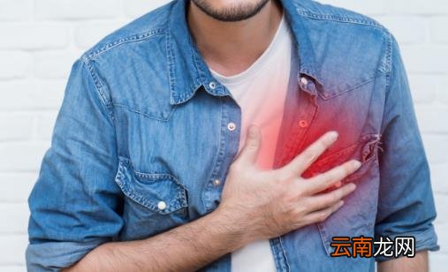天热总感觉胸闷心慌无法呼吸 教你辩识真假心脏病