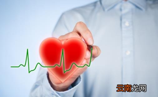 天热总感觉胸闷心慌无法呼吸 教你辩识真假心脏病