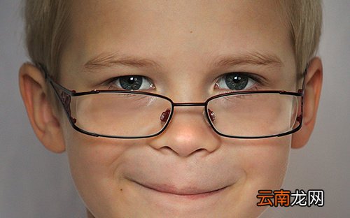 儿童怎么保护眼睛 吃哪些食物有利于视力