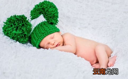 新生儿打嗝频繁的原因和正确处理办法
