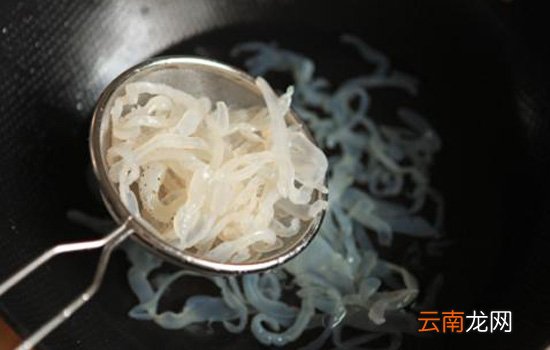 凉拌海蜇丝需要焯水吗 海蜇丝怎么焯才不缩水还爽脆