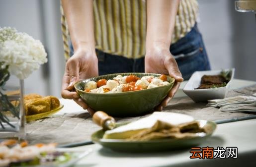 有助于皮肤补水的食物大全 做好五点摆脱干燥