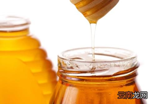 嘴唇容易脱皮是内因还是外因 嘴唇干裂脱皮缓解偏方