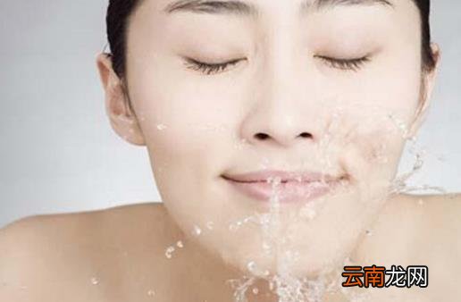 白醋洗脸的正确美白方法 要美白洗脸的水温很重要