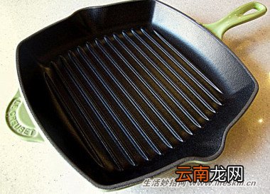 铸铁锅怎样清洗更合适？