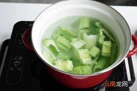 夏日解暑饮品 苦瓜这么做才不苦呢