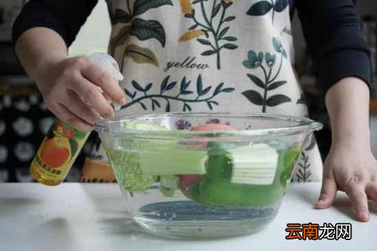夏日解暑饮品 苦瓜这么做才不苦呢