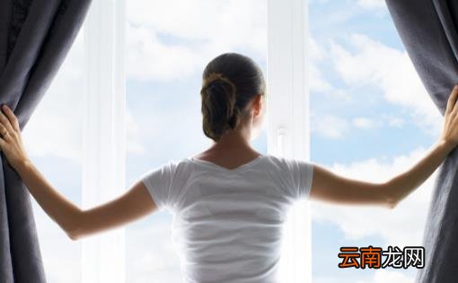 夏天到底该不该开窗 室内空气污染日常防护