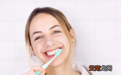 逼死强迫症系列 早上起床先喝水还是先刷牙