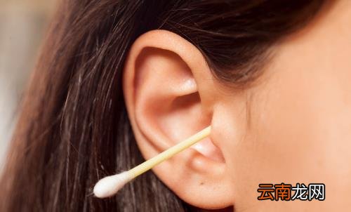 耳屎对人体也是有作用的 日常到底需不需要掏耳朵
