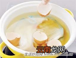 塑料盆上的污垢巧清洗