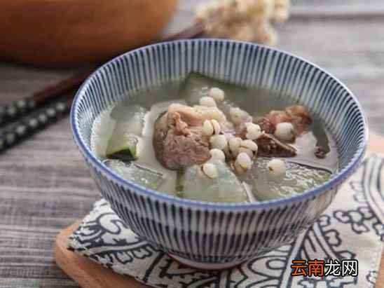 冬瓜薏米排骨汤的功效 夏日不可错过的祛暑败火汤
