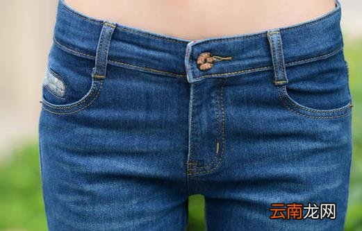 夏天牛仔裤要每天洗吗 黑色牛仔裤第一次怎么洗不掉色