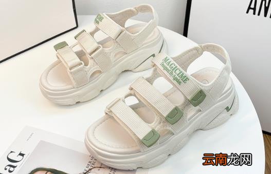 凉鞋泡水发臭原因是什么 凉鞋里面太滑怎么办