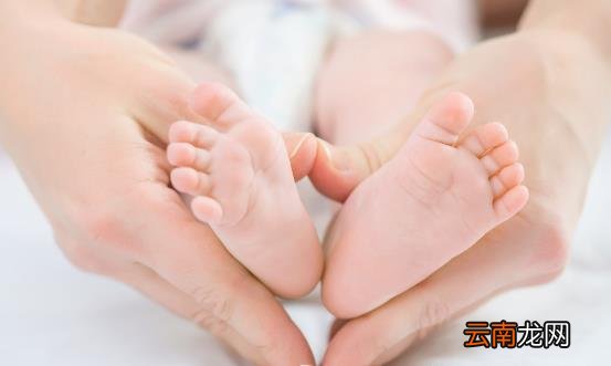 4个信号告诉你该给宝宝转奶了 宝宝转奶应该注意什么