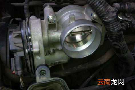 汽车踩油门不提速是什么原因