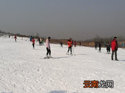 滑雪扭伤后背怎么办