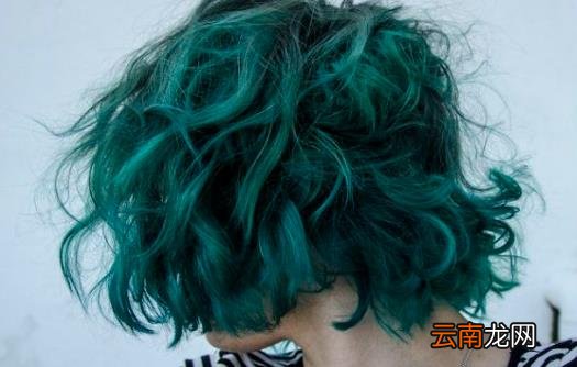 头发天生自然卷蓬松炸毛 摆脱毛躁头发的方法