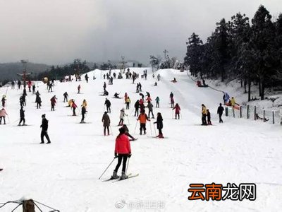 成年人滑雪前该如何热身