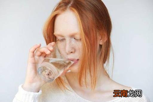 身体出现这4个迹象暗示活不长 口干就是衰老的征兆