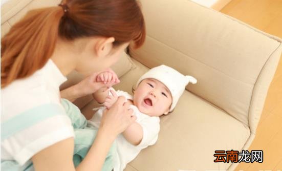 婴儿奶胖到底好不好 宝宝奶胖与肥胖的区别