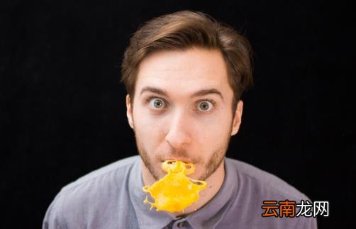 成年人频繁打嗝暗示身体问题 不规范的饮食易致打嗝