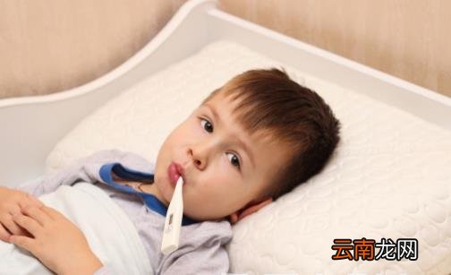 婴儿感冒发烧退烧物理方法 婴儿感冒发烧的护理措施