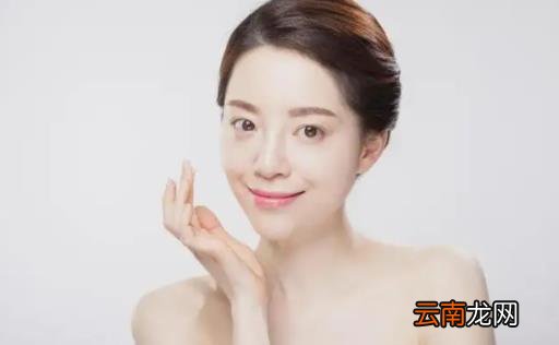 脸上挤出的黄粒是油脂吗 毛孔里的油脂粒要挤吗