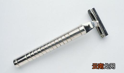 男士剃须刀的保养方法