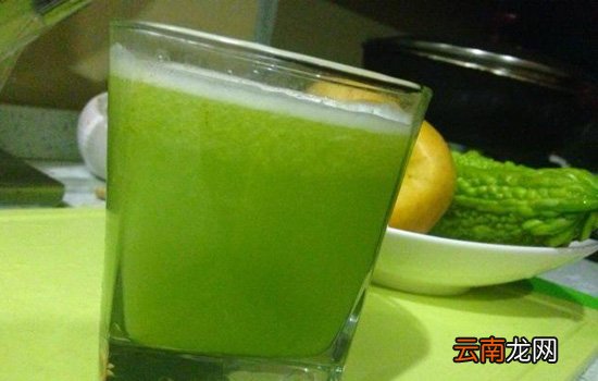 苦瓜和什么一起榨汁喝 苦瓜榨汁怎么做减少苦味