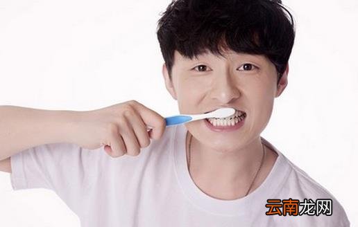 男人牙齿美白有四招