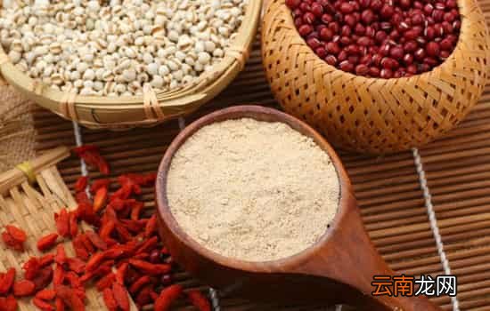 红豆薏米炒熟磨粉的效果更佳 红豆薏米如何磨成粉