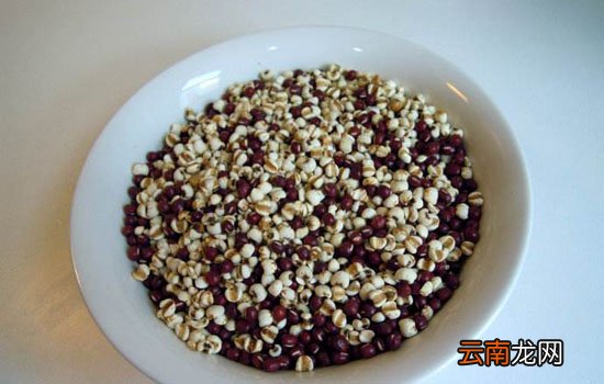 红豆薏米炒熟磨粉的效果更佳 红豆薏米如何磨成粉