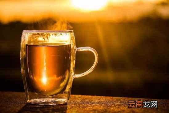起床后喝一杯水 一杯温开水最养人