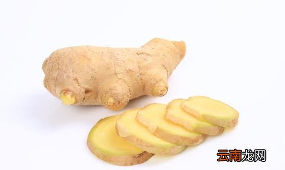 生姜泡脚的具体好处和禁忌 泡脚注意事项