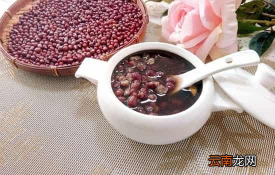 红豆薏米粥能当早餐吗 红豆薏米粥早上食用好过晚上