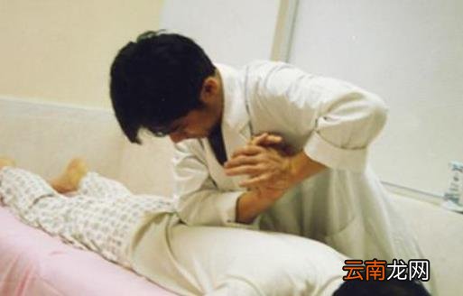 人体与生带有自强的按钮 推拿按摩4大穴位强身健体