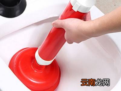 手摇钢丝怎么通马桶