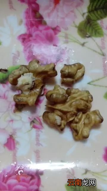核桃蜂蜜止咳做法 核桃和它炒竟有止咳奇效