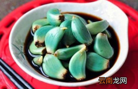 醋泡大蒜食用功效 醋泡大蒜能抗衰防癌
