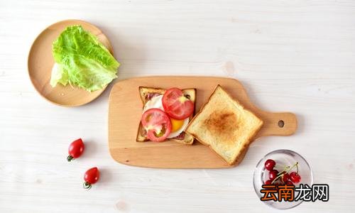 砧板上的霉点怎么处理 砧板上有霉点要丢弃吗