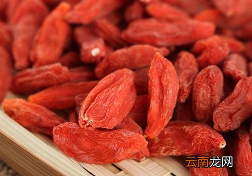 枸杞子泡水后要吃掉吗 吃泡过枸杞子的好处
