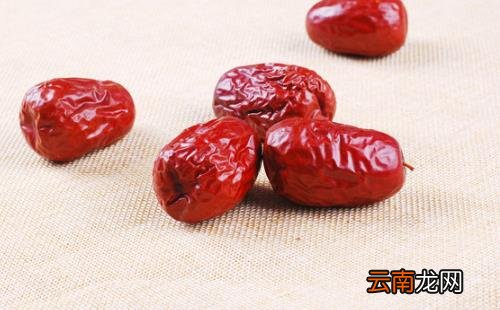 女性脸色发白属气血不足 教你补气补血食谱补气色