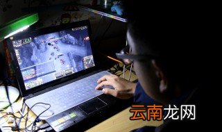 口袋妖怪怎么用精灵技能打碎石头