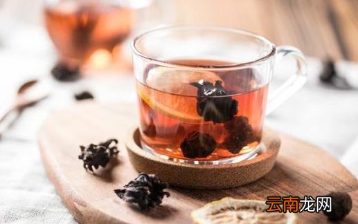 难熬的高温天气 降暑时该出汗时就出汗