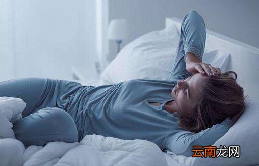 实用助眠小窍门 晚上九点洗个温水澡