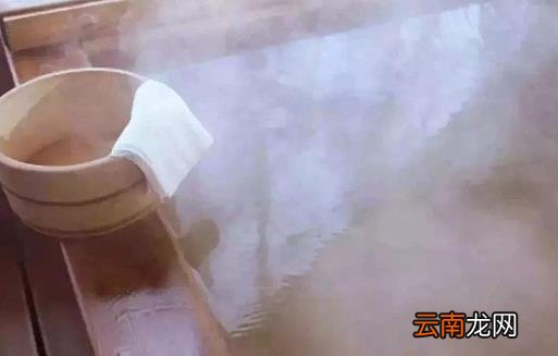 实用助眠小窍门 晚上九点洗个温水澡